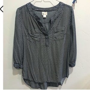 Blue and white polka dot mid sleeve